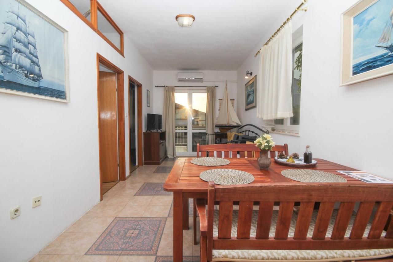 Tribalj Lola'S Apartments מראה חיצוני תמונה