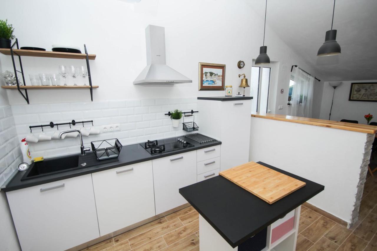 Tribalj Lola'S Apartments מראה חיצוני תמונה