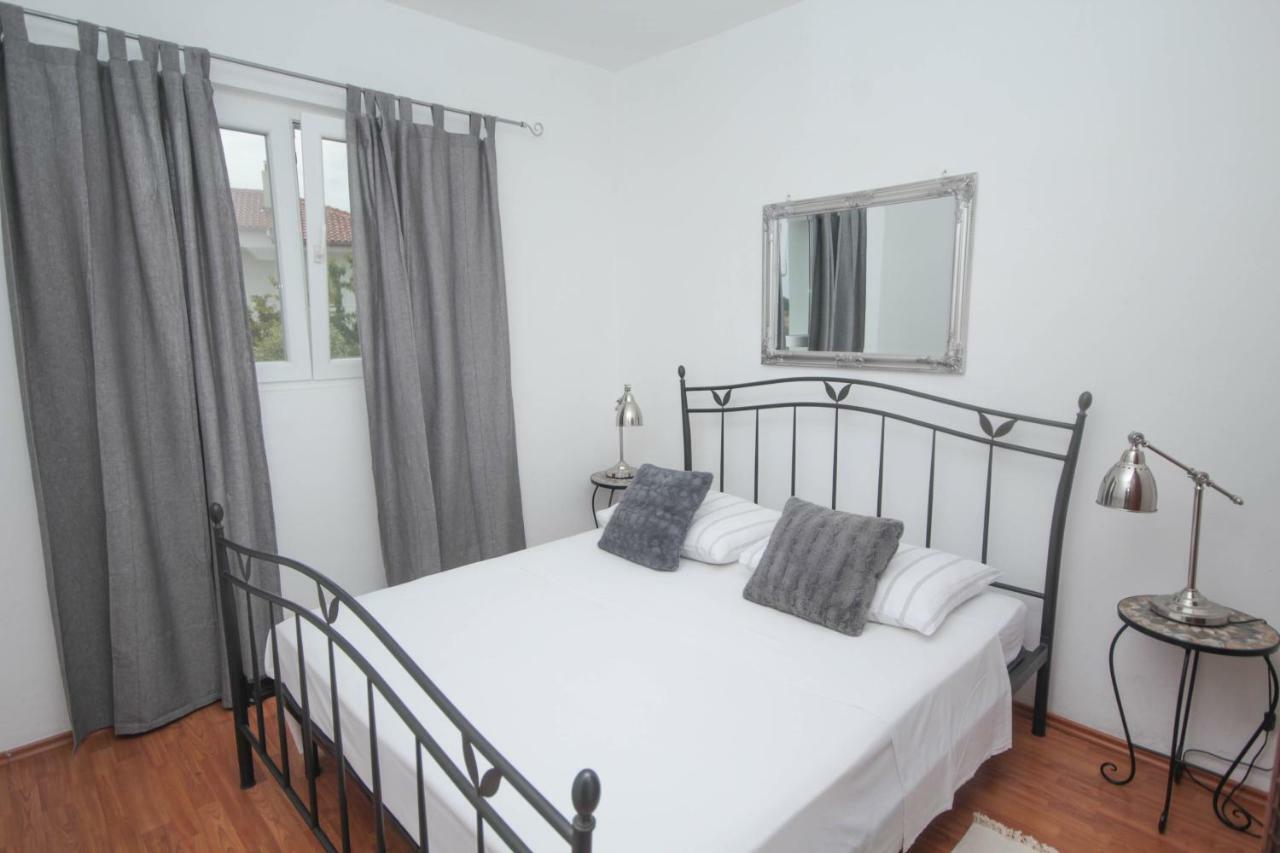 Tribalj Lola'S Apartments מראה חיצוני תמונה